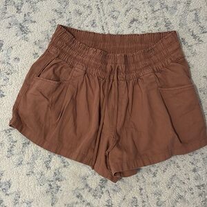 Elastic Waist Women's Shorts in Rust Brown